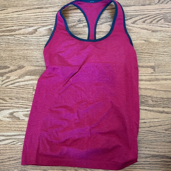 Matching shorts and top set - Picture 5 of 6